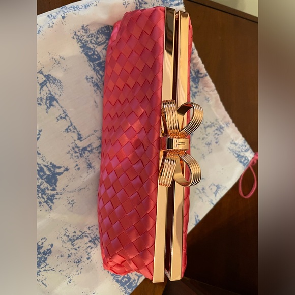 Bright pink clutch - Picture 2 of 4